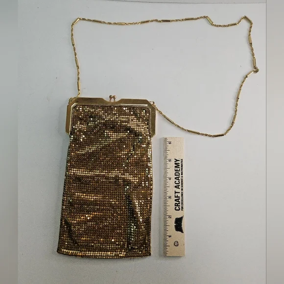Vintage Mesh Whitings and Davis Gold Bag. - Picture 5 of 7